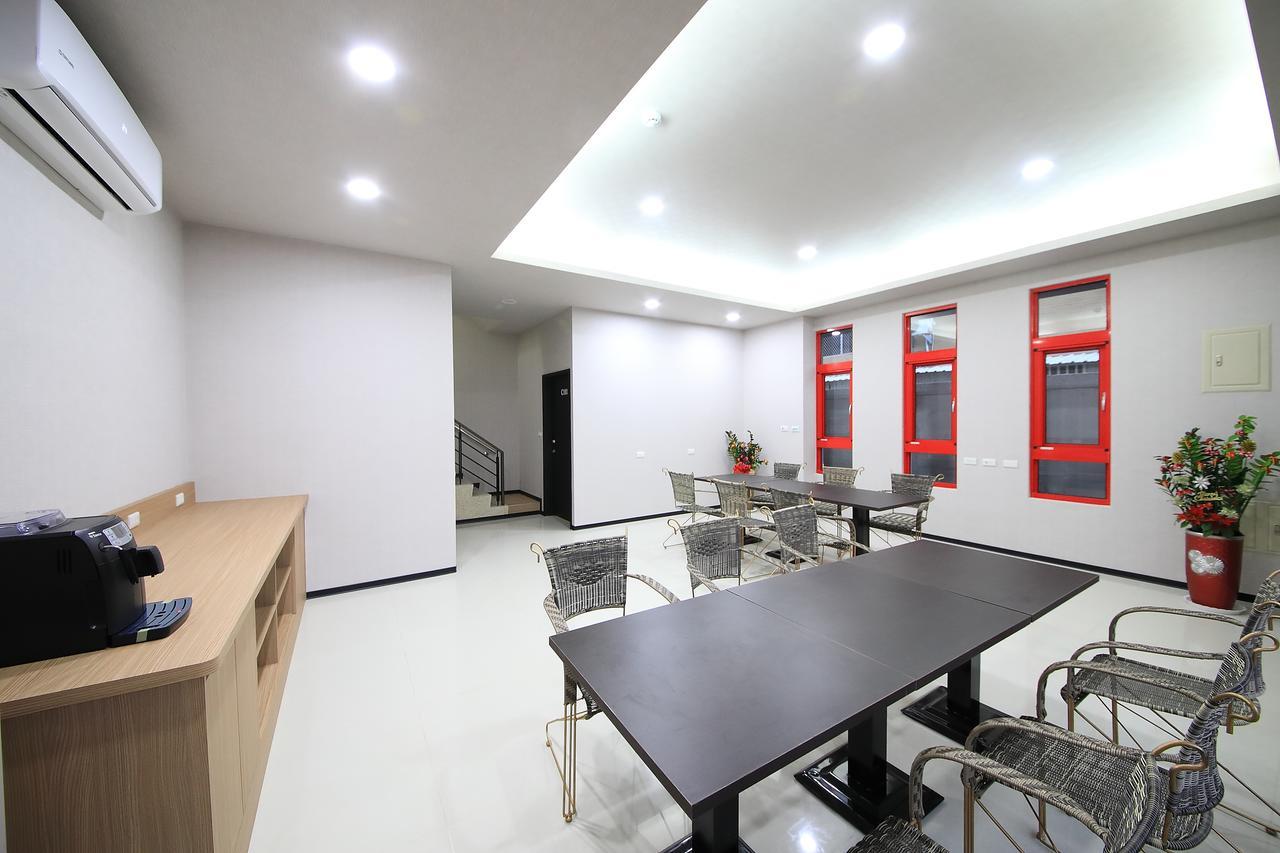 花蓮亮君經典民宿1館加2館民宿-東大門夜市-電梯包棟bright King Homestay 화롄 외부 사진