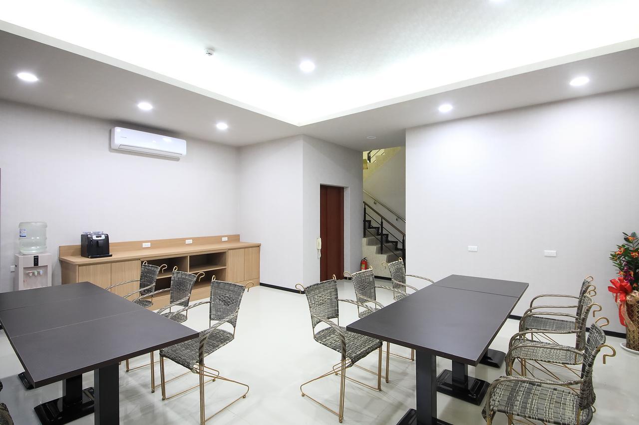 花蓮亮君經典民宿1館加2館民宿-東大門夜市-電梯包棟bright King Homestay 화롄 외부 사진