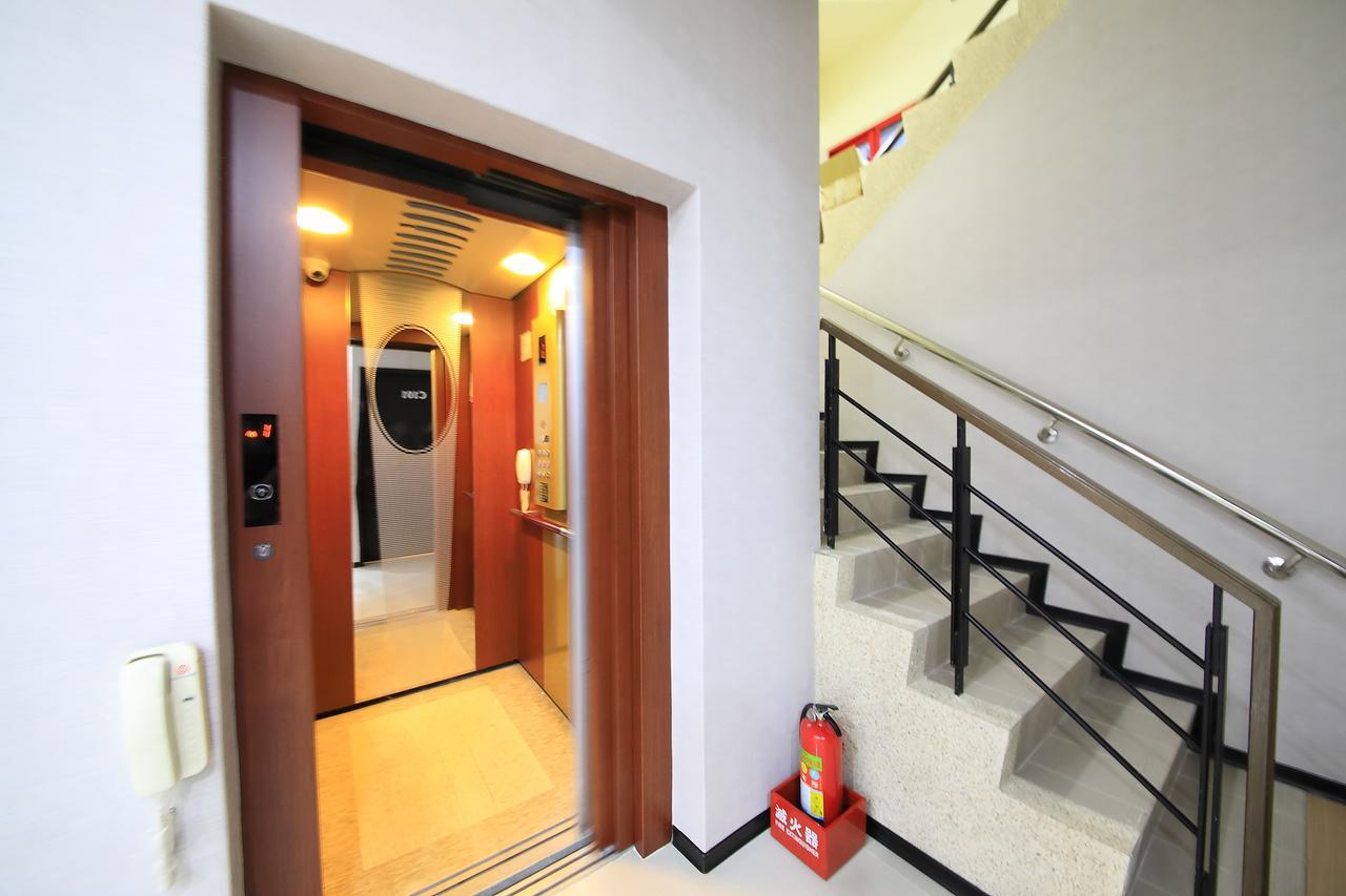 花蓮亮君經典民宿1館加2館民宿-東大門夜市-電梯包棟bright King Homestay 화롄 외부 사진